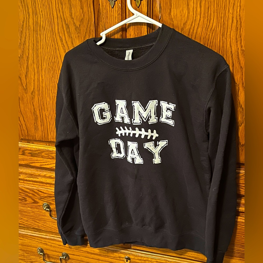“GAME DAY” football crew neck, size size